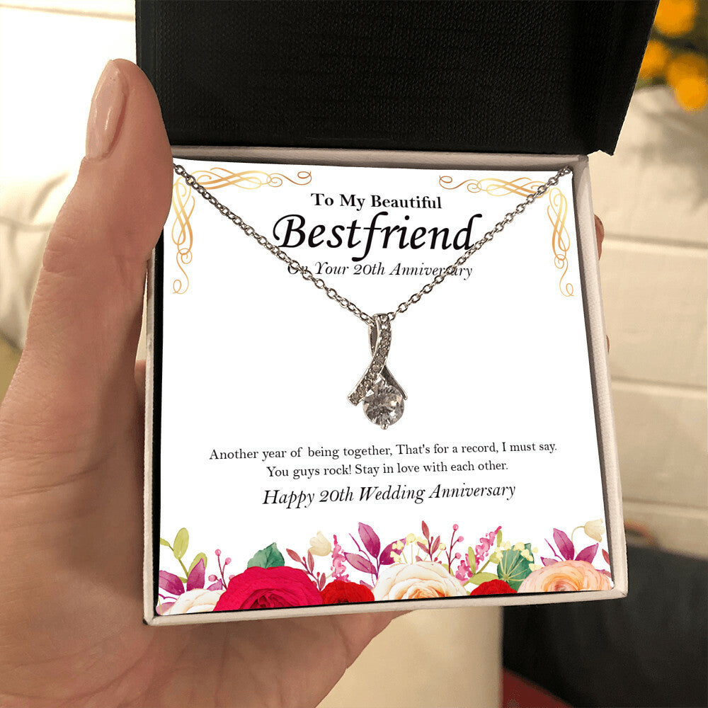 That's a Record alluring beauty necklace in hand