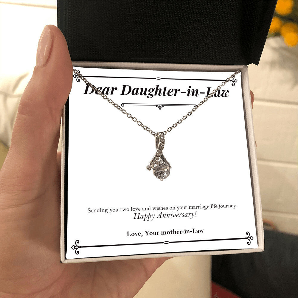 Married Life Journey alluring beauty necklace in hand