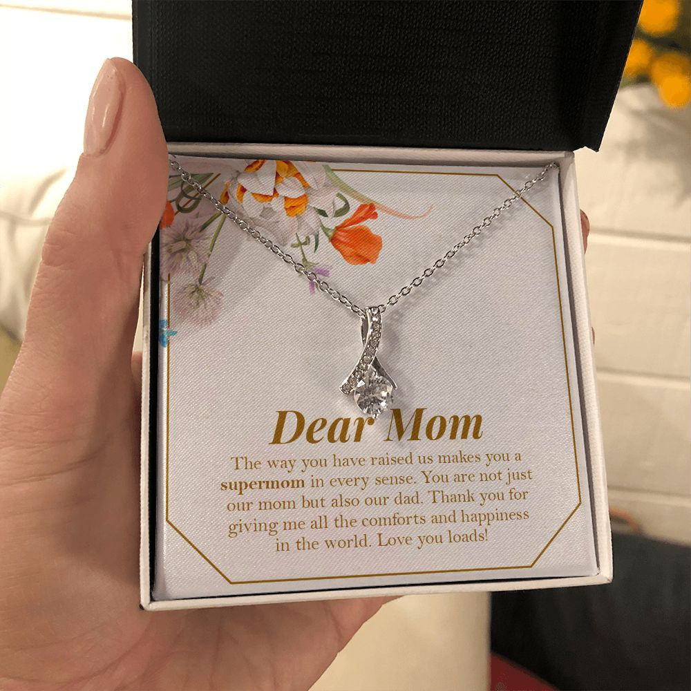 Supermom In Every Sense alluring beauty necklace in hand