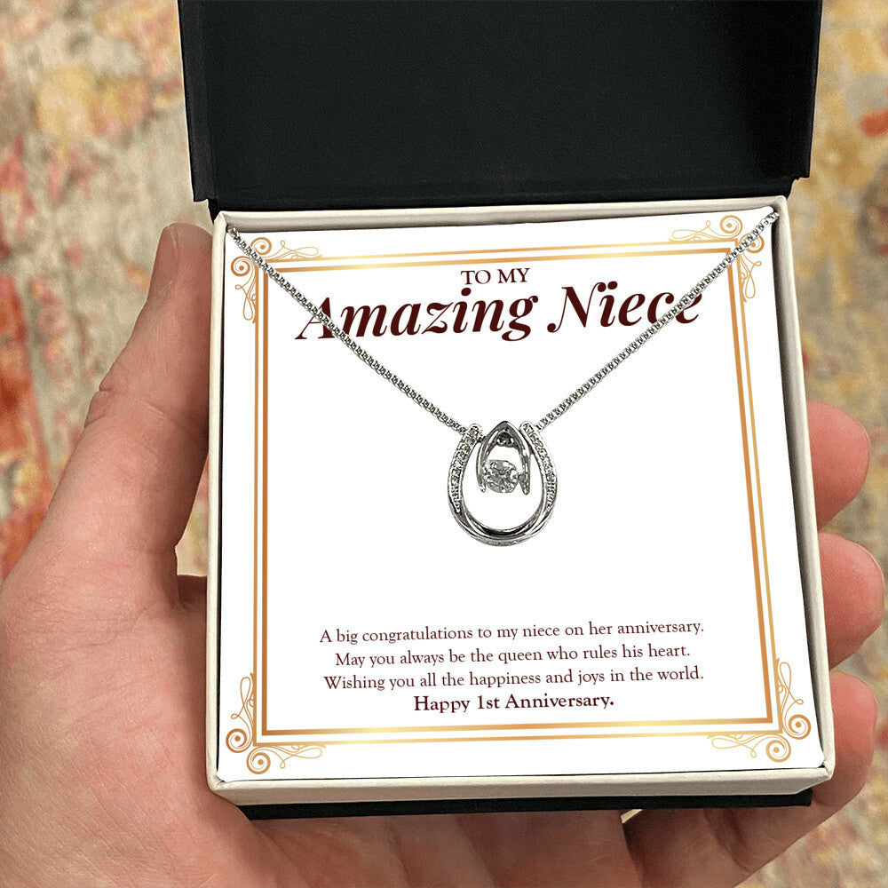 Always Be The Queen horseshoe necklace in hand