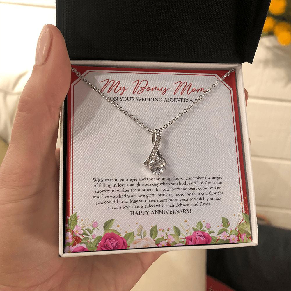 Magic Of Falling In Love alluring beauty necklace in hand