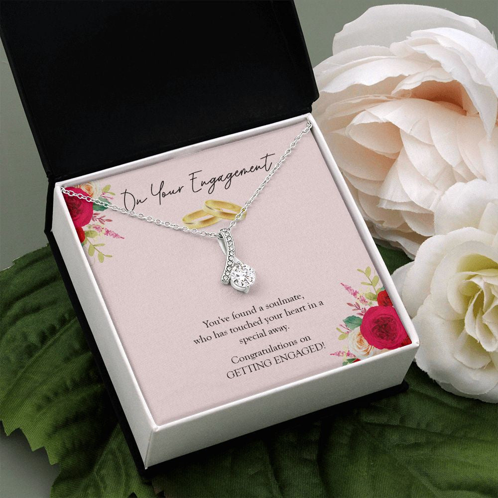 Found A Soulmate alluring beauty pendant white flower