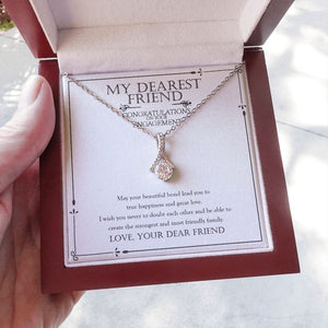 Never Doubt Each Other alluring beauty necklace luxury led box hand holding