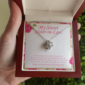 Countless Memories Alive love knot necklace luxury led box hand holding