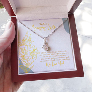 Everything to them alluring beauty necklace luxury led box hand holding