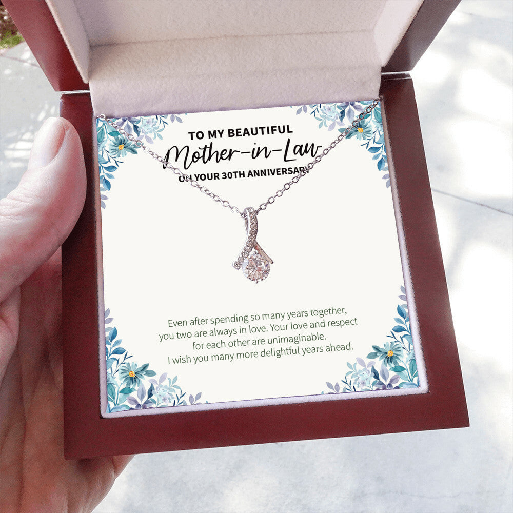 Always In Love alluring beauty necklace luxury led box hand holding