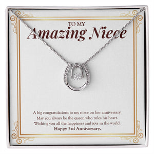 Always Be The Queen In His Heart horseshoe necklace front