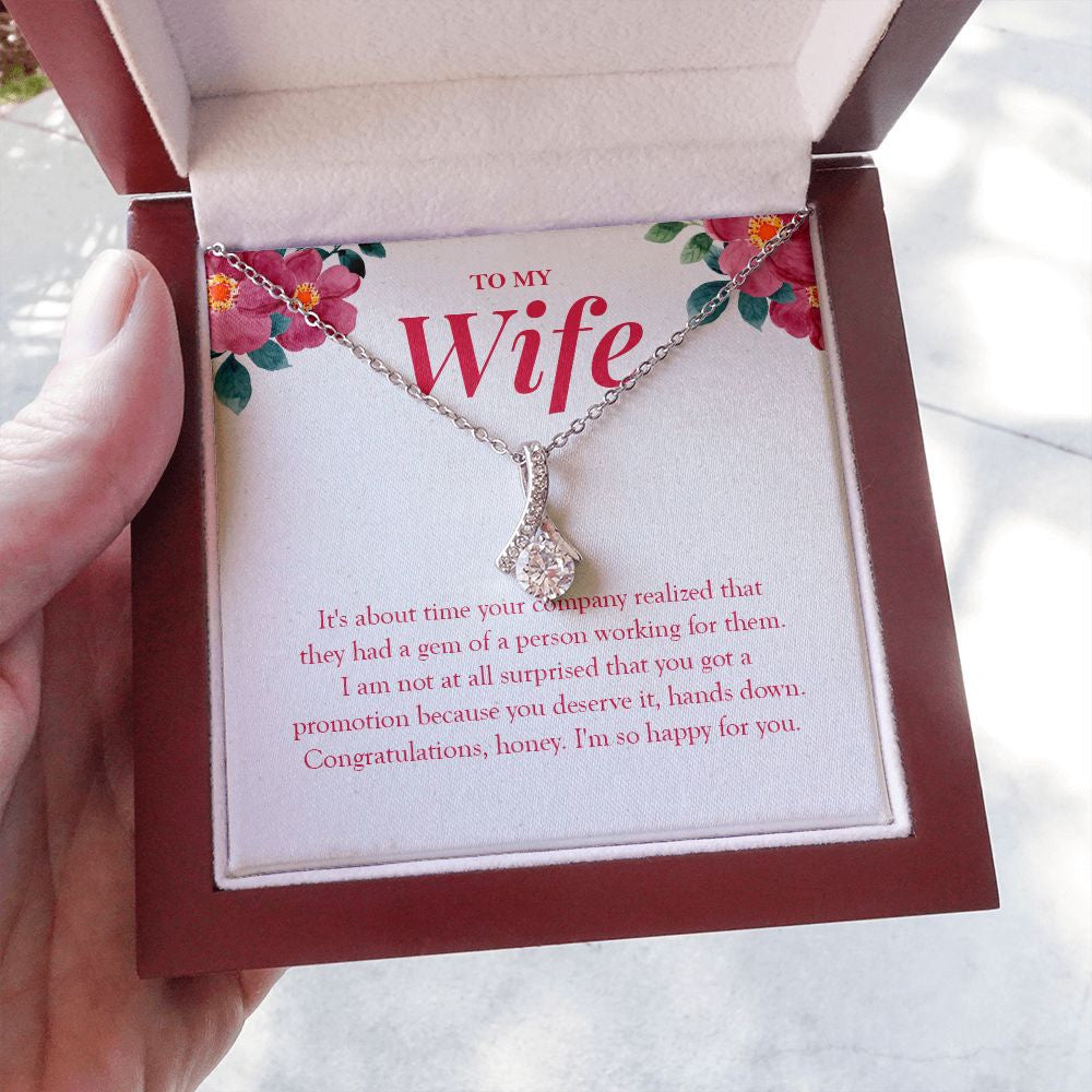Gem Of A Person alluring beauty necklace luxury led box hand holding