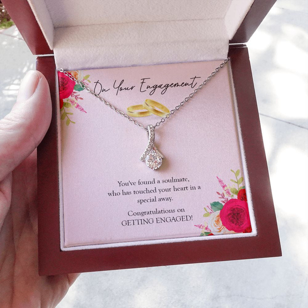 Found A Soulmate alluring beauty necklace luxury led box hand holding