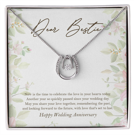 Love That Sets To Last horseshoe necklace front