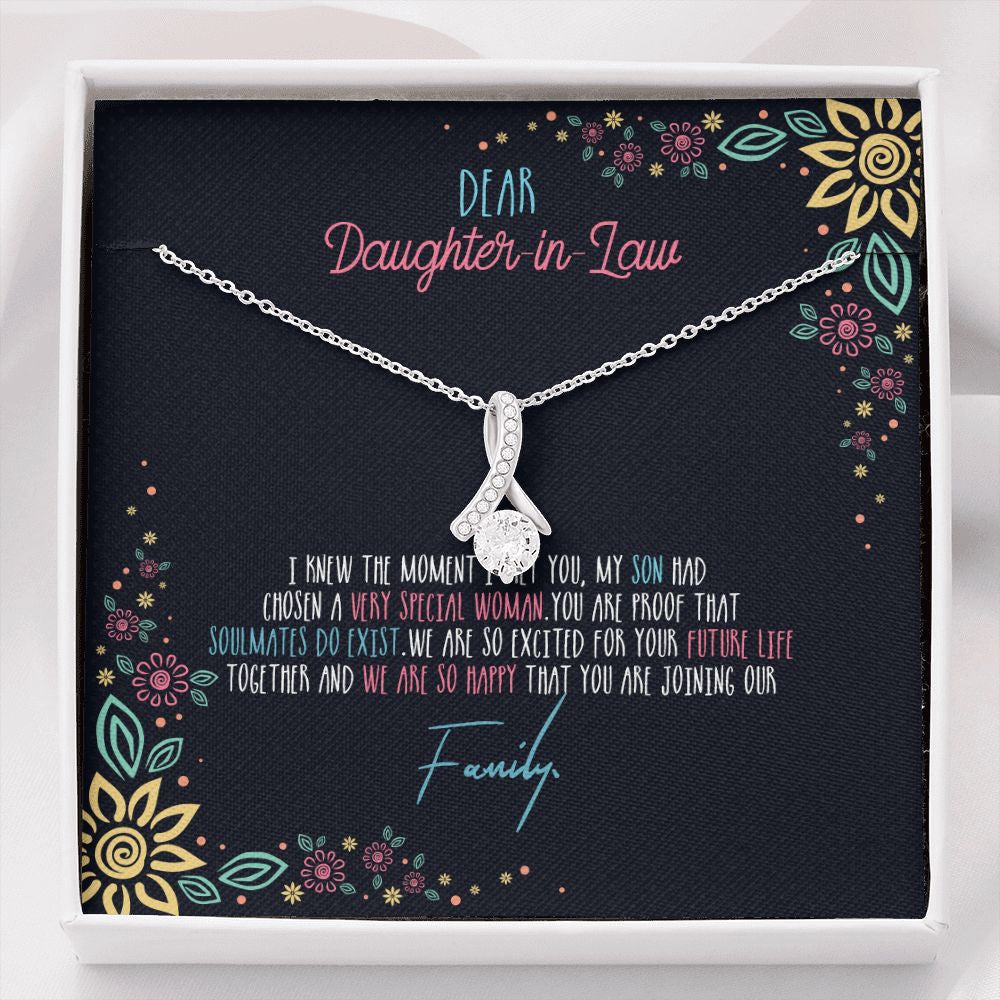 Soulmates Do Exist alluring beauty necklace front