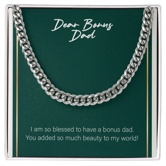 Added So Much Beauty cuban link chain silver front